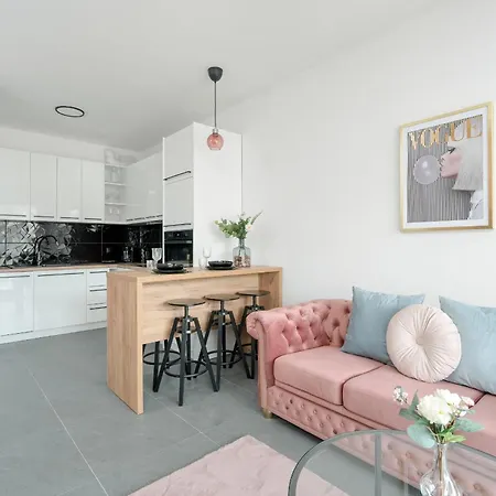 Center With Free Garage By Renters