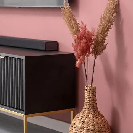 Center With Free Garage By Renters شقة *