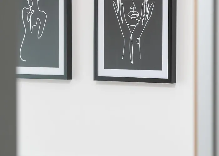 Center With Free Garage By Renters Lägenhet Poznań