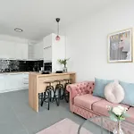 Center With Free Garage By Renters