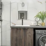 Center With Free Garage By Renters Poznań