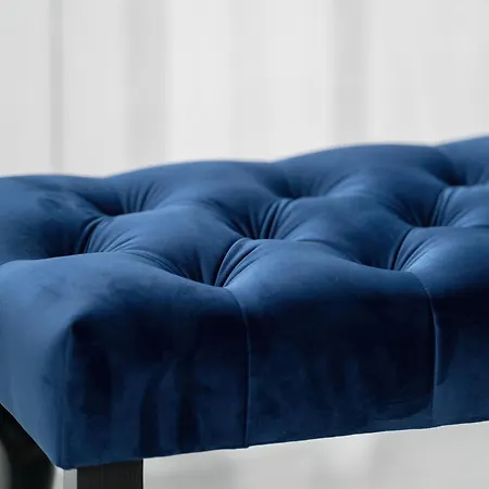 Center With Free Garage By Renters *