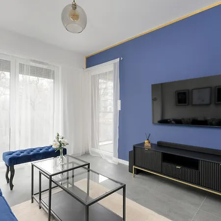 Center With Free Garage By Renters דירה פוזנן