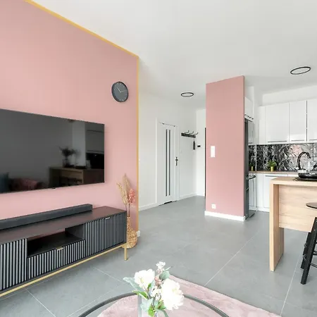 Center With Free Garage By Renters דירה פוזנן