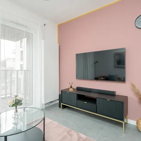 Center With Free Garage By Renters דירה *