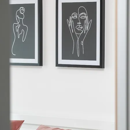 Center With Free Garage By Renters Apartament Poznań