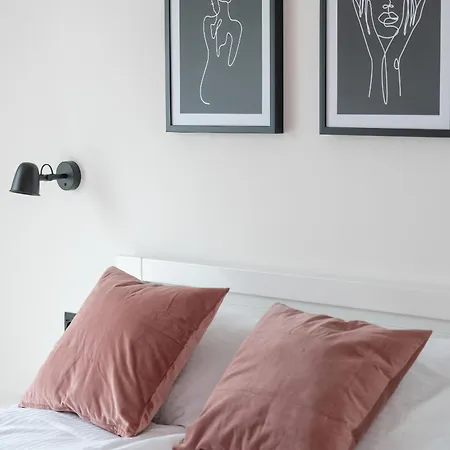 Center With Free Garage By Renters Poznań