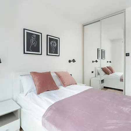 Center With Free Garage By Renters דירה *