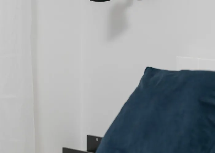 Apartment Center With Free Garage By Renters