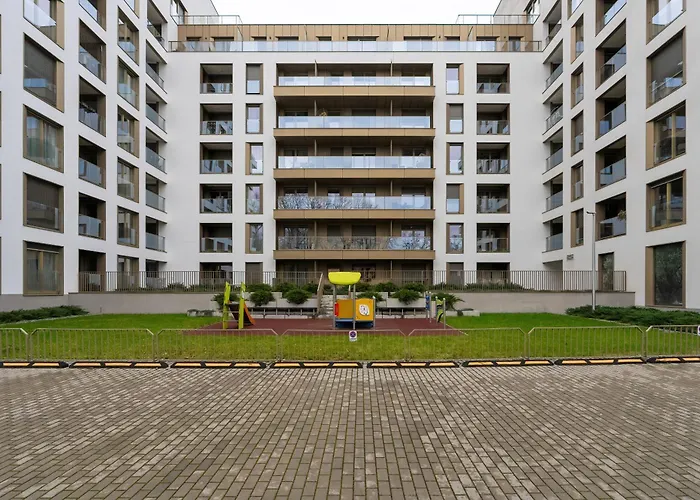 Center With Free Garage By Renters Poznan