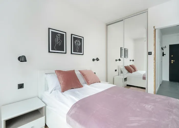 Center With Free Garage By Renters Διαμέρισμα *