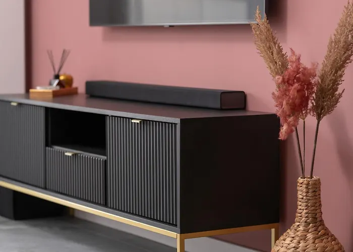 Center With Free Garage By Renters