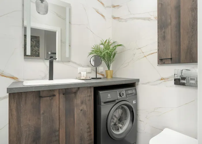 Center With Free Garage By Renters Apartment Poznan